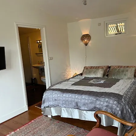 De Nachtegaal Bed & Breakfast *